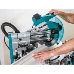 Makita LS1019L 230 V Radiaal Afkortzaag 260 Mm -Gereedschapswinkel makita ls1019l action shot 2